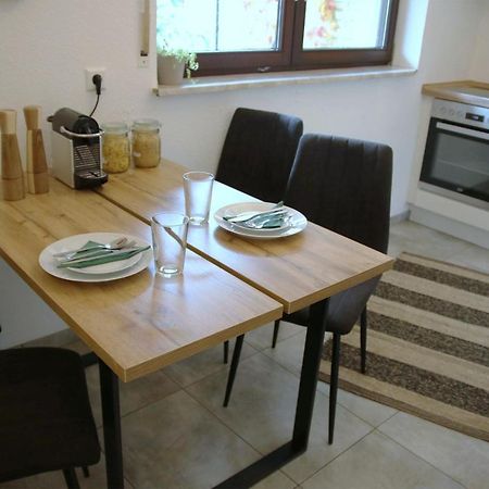 Studio-Apartment Mit Garten, Parkplatz & Kueche ออฟเฟนบูร์ก ภายนอก รูปภาพ